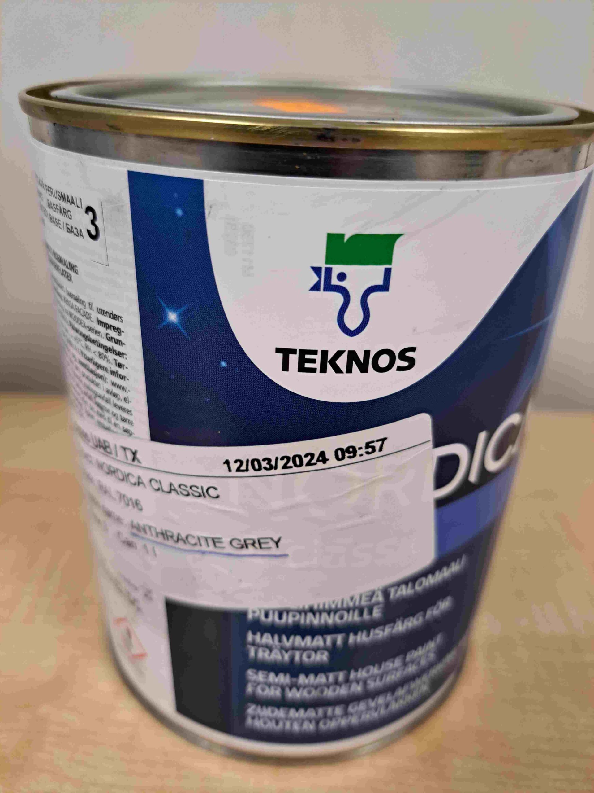 Dažyvės Teknos Nordica Eko RAL7026 0,9 l